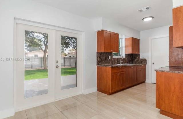 630 SW 28th Drive, Fort Lauderdale, FL 33312 Gallery 4