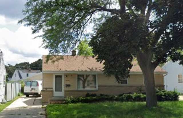 Single Family - 3 Bedroom - 1 bathroom - 2.5 Car Garage! - 8105 West Colfax Court, Milwaukee, WI 53218