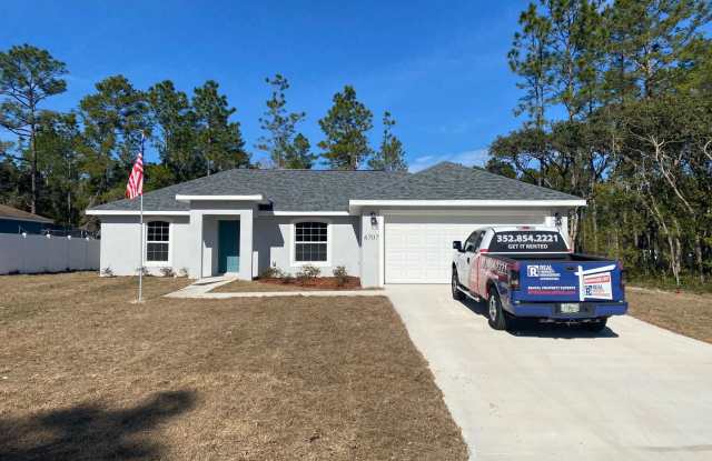 Custom Home - Desirable SW Ocala Neighborhood 3/2/2 **Won't Last** photos photos