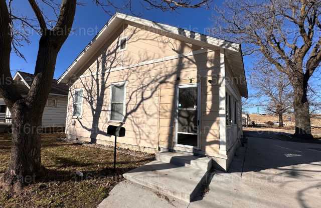 $900 - 1 bedroom / 1 bathroom - Single Family Home photos photos