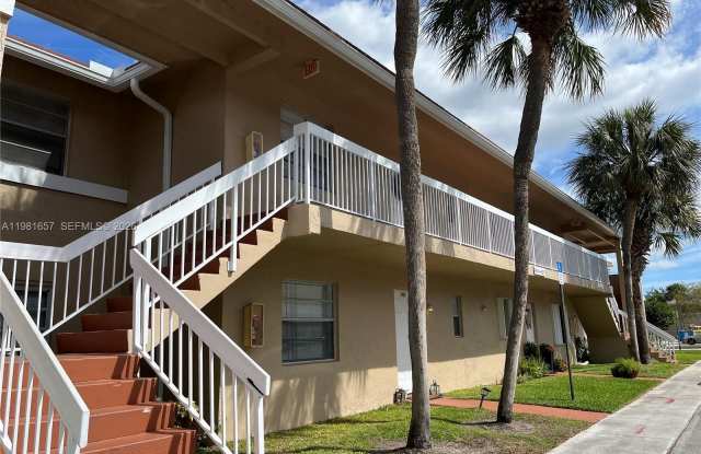 9955 Twin Lakes Dr photos photos