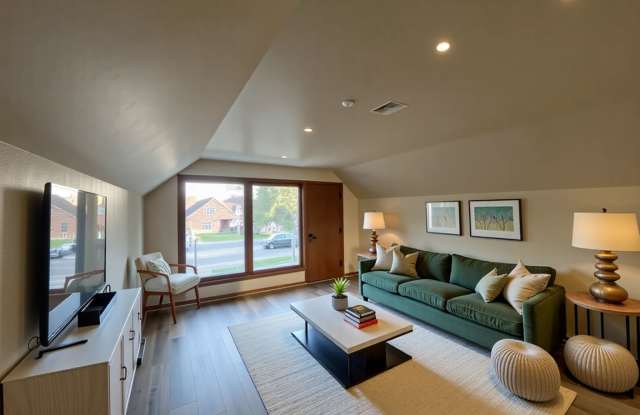 3716 Astoria Dr - 3716 Astoria Drive, Racine, WI 53402