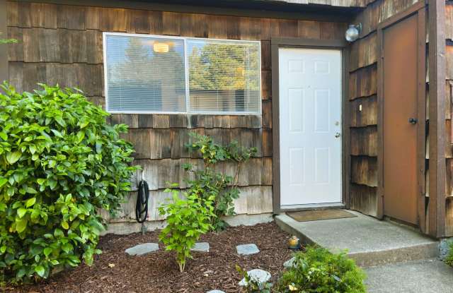 Cozy Townhouse at Redwood Park Estates - 1358 Parkway Dr., Rohnert Park photos photos
