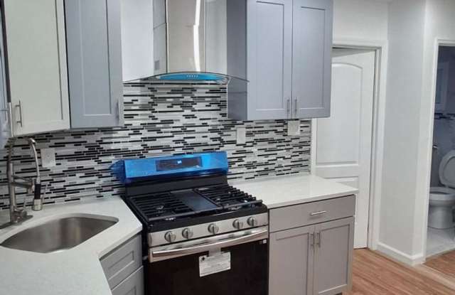 5122 AVENUE S photos photos