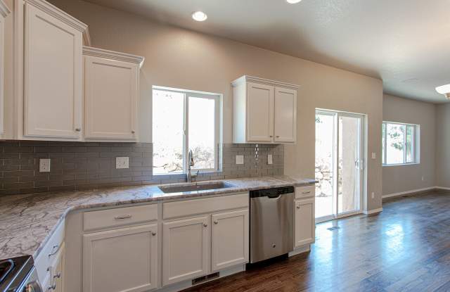 5639 Majestic Drive Gallery 2