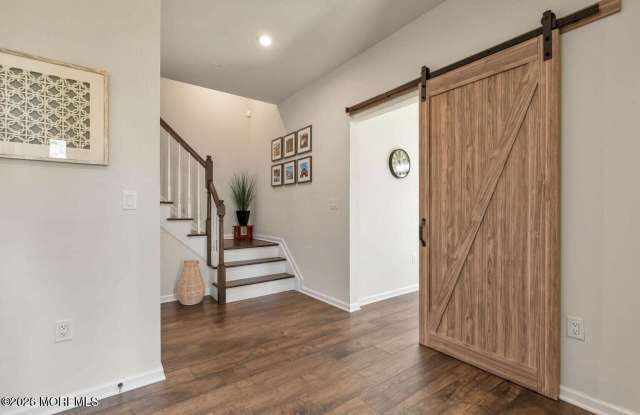 1705 Evans Lane Gallery 4