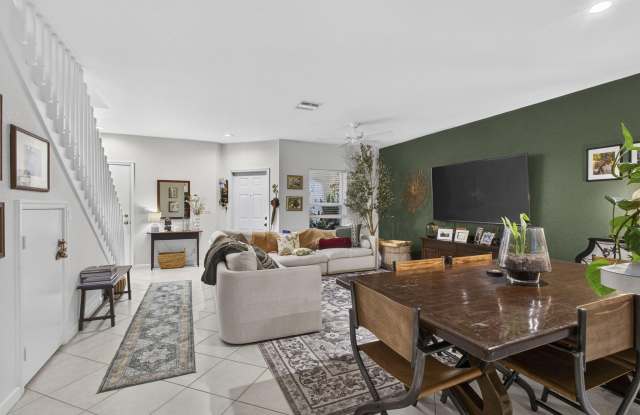 13433 GEORGIAN Court Gallery 3