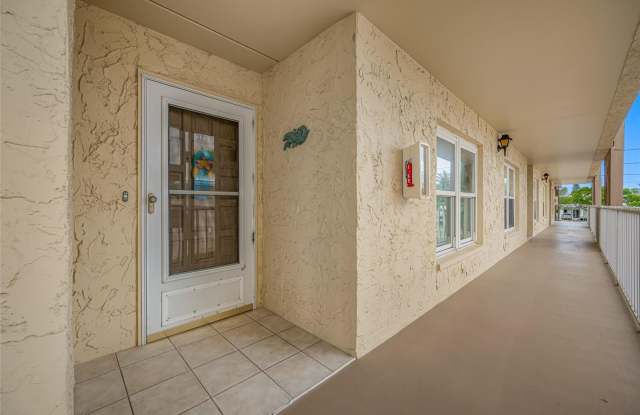121 ISLAND Way Gallery 2