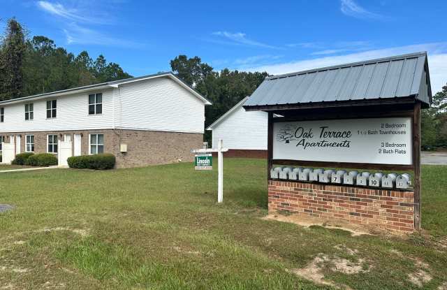 Nice Townhome Located in Adel - 1305 Breckenridge Drive, Adel, GA 31620