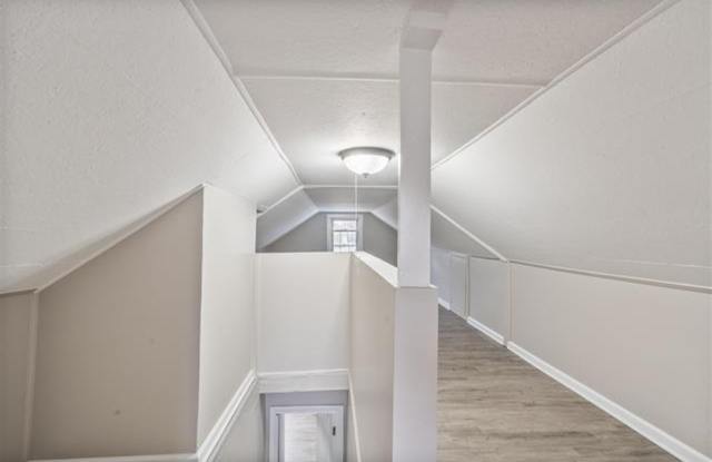 229 Eastview Gallery 3