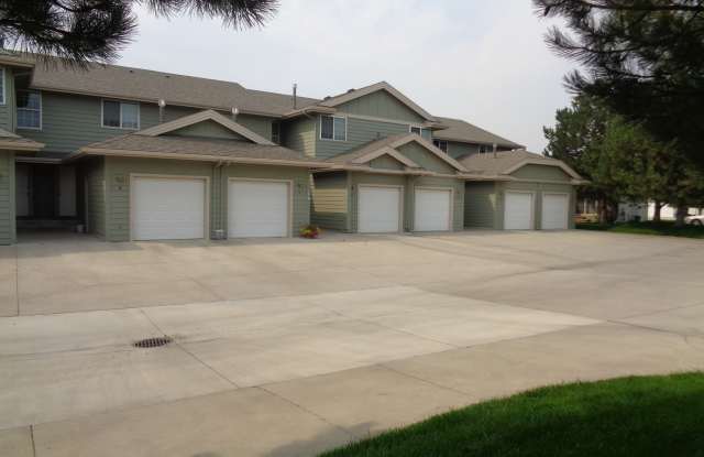 2 Bedroom, 2 1/2 Bathroom Townhome on West End photos photos