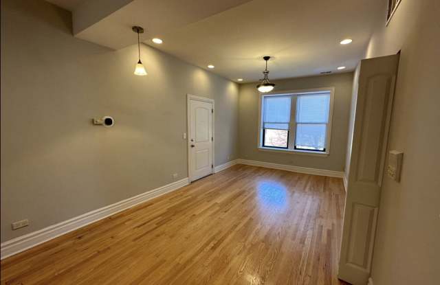 3923 W Altgeld St Gallery 1