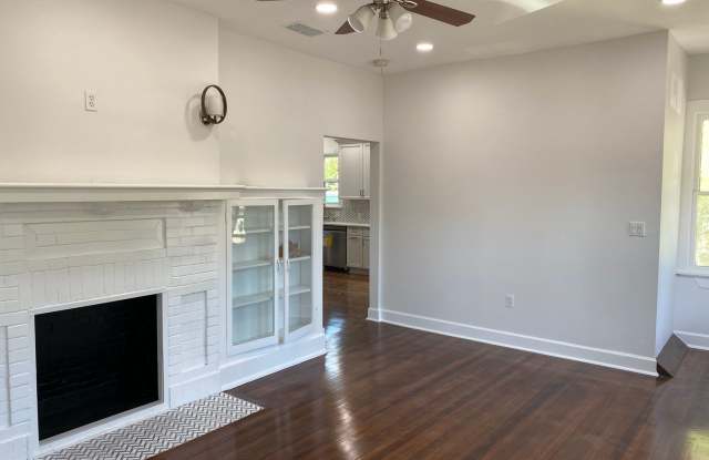 UT PRE-LEASE: 4 bed / 2 bath FULL REMODEL! West Campus fourplex unit. Walk to UT, entertainment, restaurants, and more. photos photos