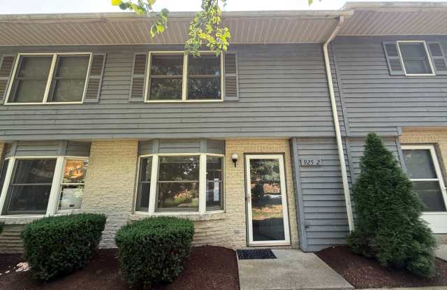 2 Bedroom 1.5 Bathroom Townhouse photos photos