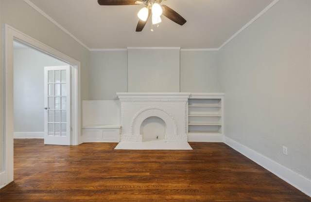 2611 N Shartel Avenue photos photos