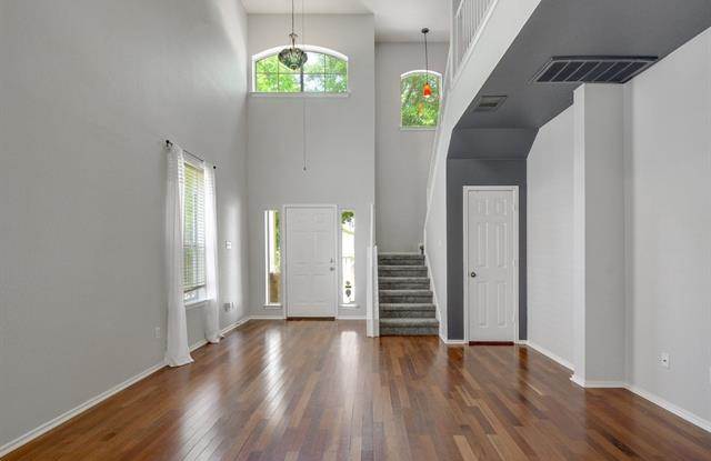 2215 Hazen LN Gallery 4
