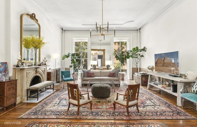 20 W 10th St - 20 West 10th Street, New York City, NY 10011