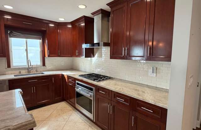 400 E Beech Gallery 4
