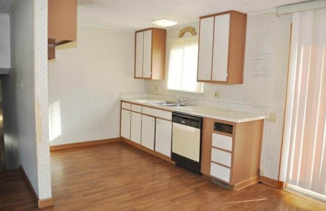 4911 Majestic Drive East Gallery 2
