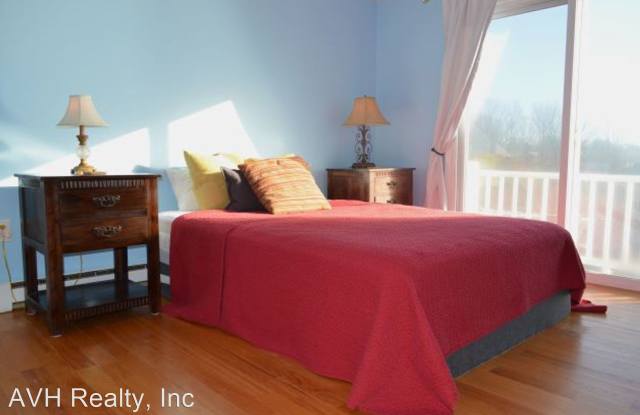 62 Eastern Point Road Unit #3 Gallery 3