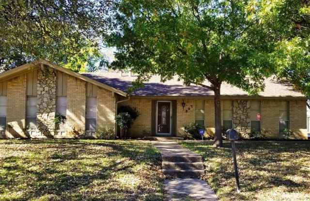 237 Cooper Drive - 237 Cooper Drive, Hurst, TX 76053