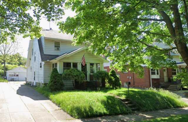 Charming 3-Bedroom Home – Spacious  Updated photos photos