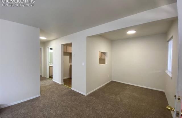 113 Hettig Avenue Gallery 3