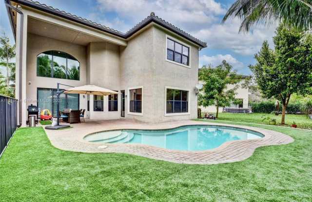16939 Bridge Crossing Cir photos photos