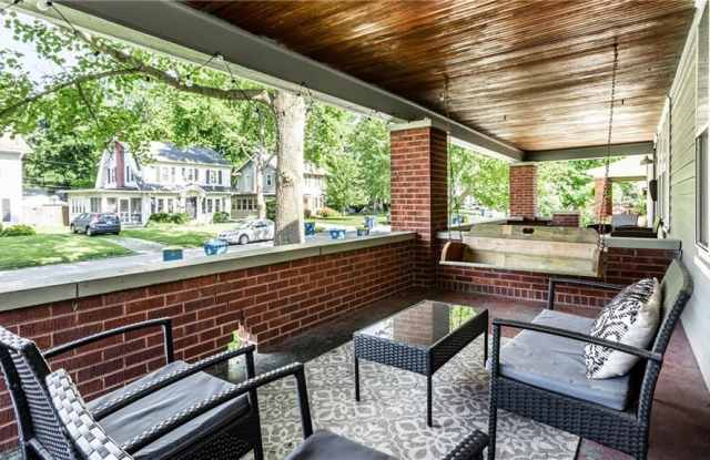 6007 North Park Avenue Gallery 4