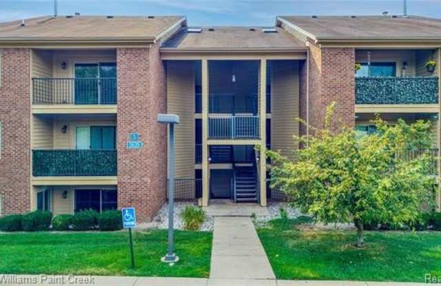 2635 Greenstone Boulevard Gallery 1