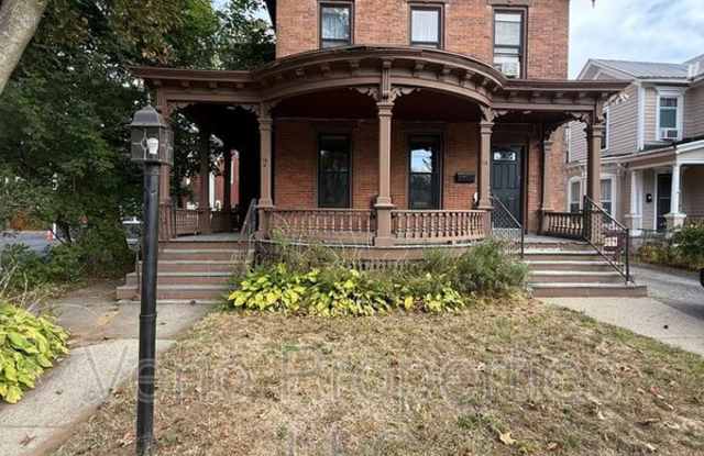 10 Numan St. photos photos