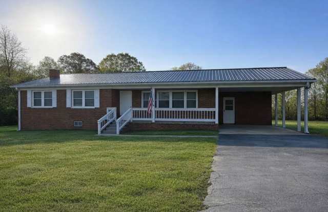 152 Leonard Dr, Thomasville, NC 27360 | 3br 2ba Single Story, 1745.00 photos photos