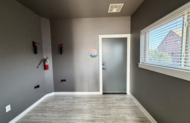 302 Southwest 6th Street - 20 Gallery 2