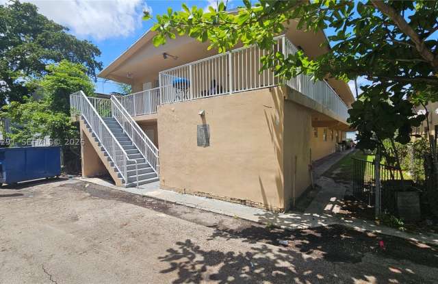 1524 SW 5th Pl Gallery 2