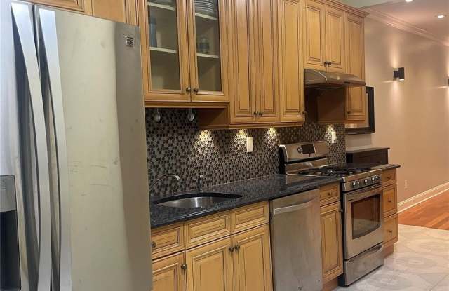 7231 68th Street photos photos