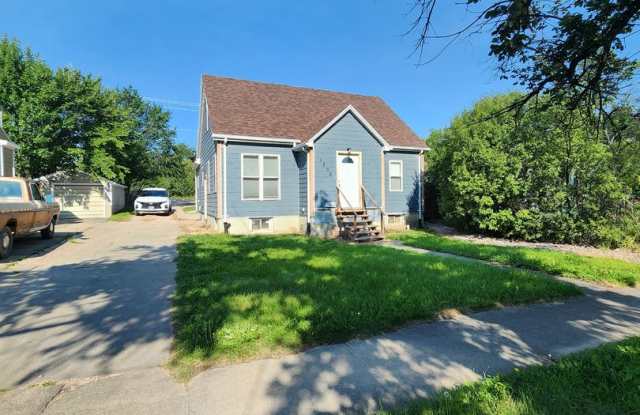 Charming Old-School 4-bedroom Home for Rent! - 1705 5th Street, Rapid City, SD 57701