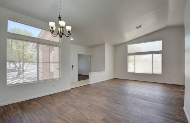 4 Bedroom!! Must See!! Gallery 3