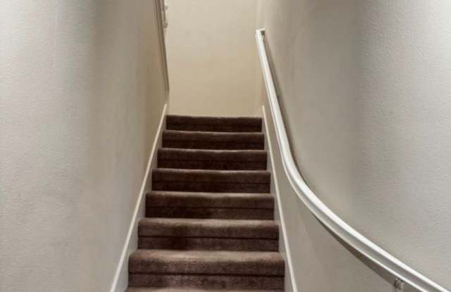 6 bedrooms in Clovis! Gallery 4