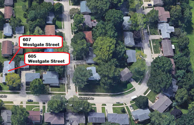 $2,200| 4 Bedroom, 2.5 Bathroom Multi Floor Duplex | No Pets | Available for August 1st, 2027 Move In! Gallery 3