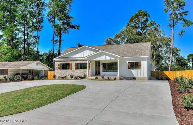 1207 Azalea Drive Gallery 4