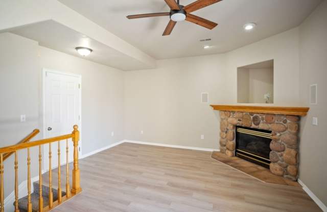 Former Model home in Layton For Rent! Gallery 4