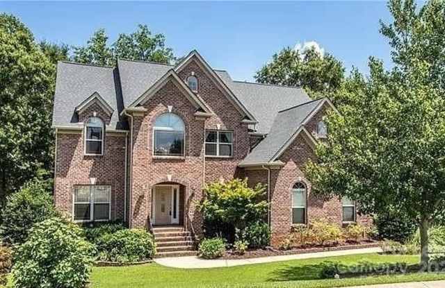 743 Irish Green Drive photos photos