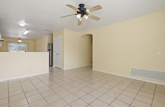 Stella Vann 3 Bed 2 Bath Open Floorplan Gallery 4