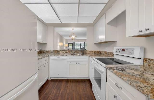 5021 Oak Hill Ln Gallery 2