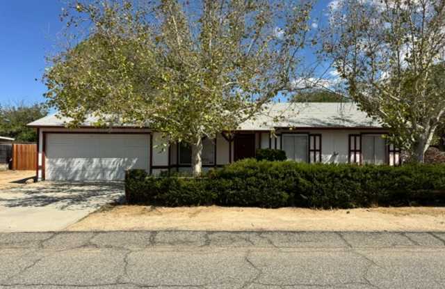 Remodeled 4+2 In Lake L.A. - $2800 Gallery 1