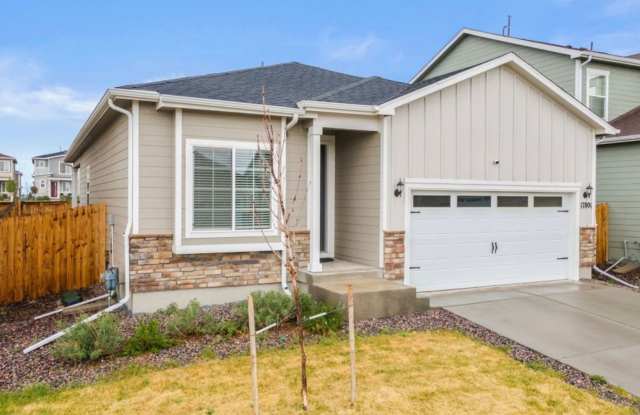 Charming 3BR 2BATH House in Commerce City Gallery 3