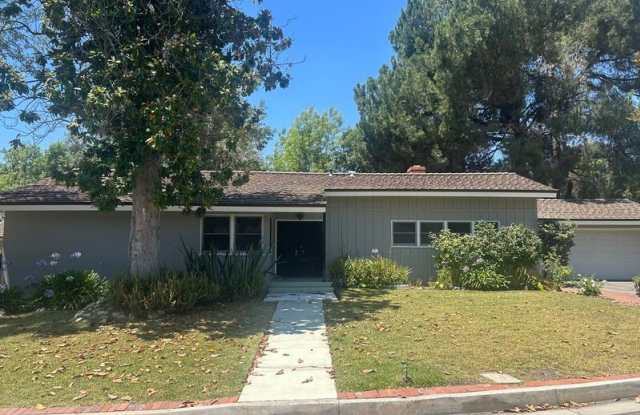 1845 McFarlane St photos photos