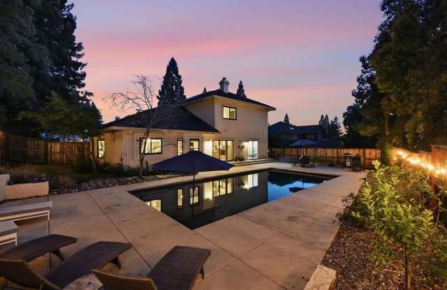Pool! Huge corner lot! Solar- this house has it all! Gallery 1