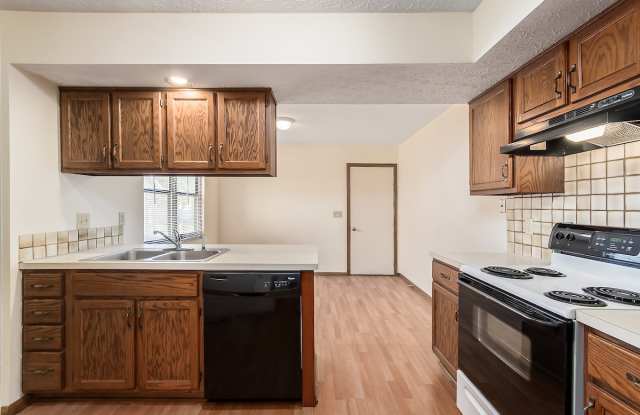 8435 Cliffthorne Way - 1 Gallery 2