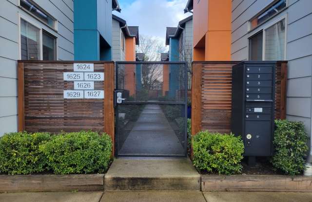 Stylish Detached Home in East Capitol Hill- A/C, Firepit Patio  Parking photos photos